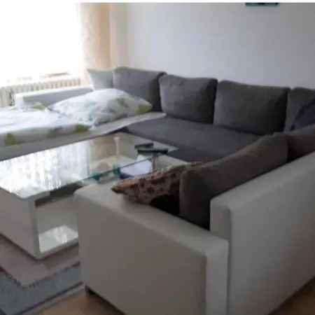Fuer 13 Personen Mit Garten Hanower