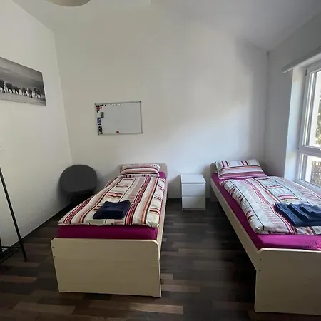 Fuer 13 Personen Mit Garten *