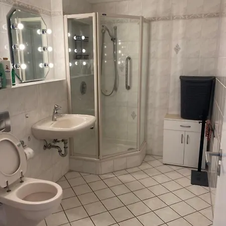 Fuer 13 Personen Mit Garten *